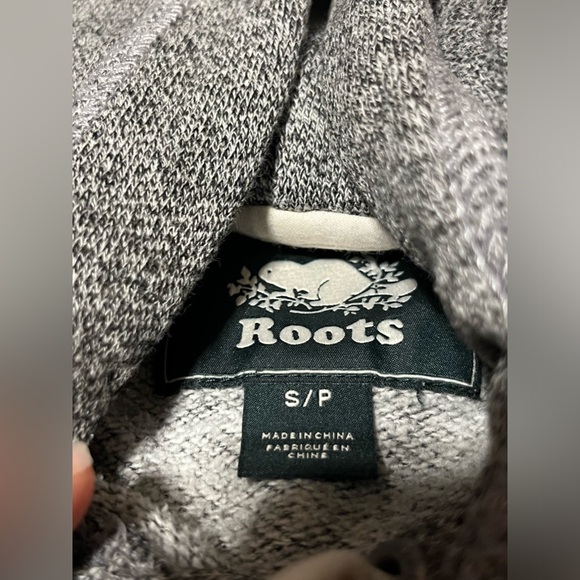 Roots women’s salt and pepper sweater - Picture 3 of 5